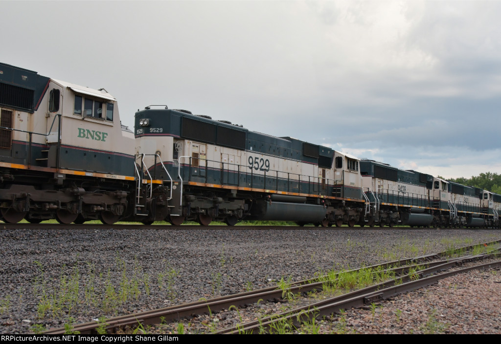 BNSF 9529 Roster shot.